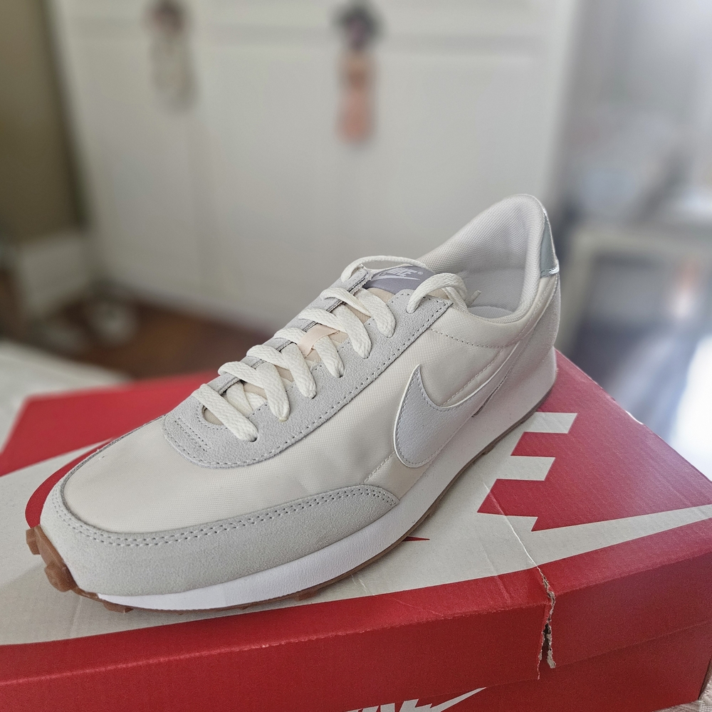 Nike Men's White and Gray Sneakers
